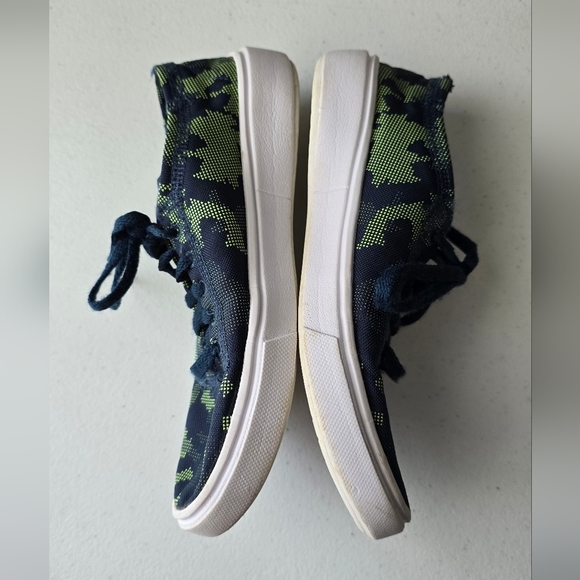 Kids Under Armour Canvas Camo shoes size 2Y - Picture 6 of 10
